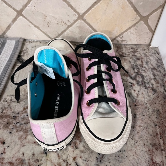 Women’s custom converse size 4 - Picture 3 of 3